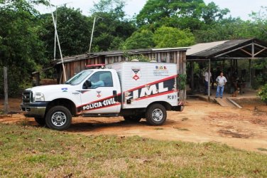 Adolescente é encontrado morto com vários golpes de faca
