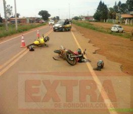 BR-174: Mãe e filho se envolvem em acidente a caminho da escola