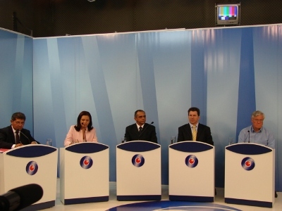 DEBATE POLÍTICO - Candidatos ao governo elogiam realização do debate