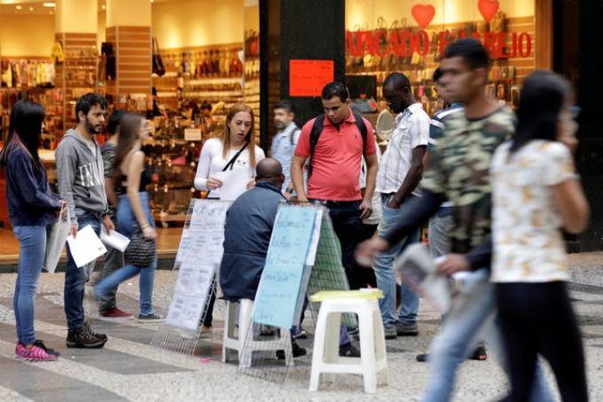 PESQUISA: 65% dos desempregados do país estão sem trabalho há mais de 1 ano