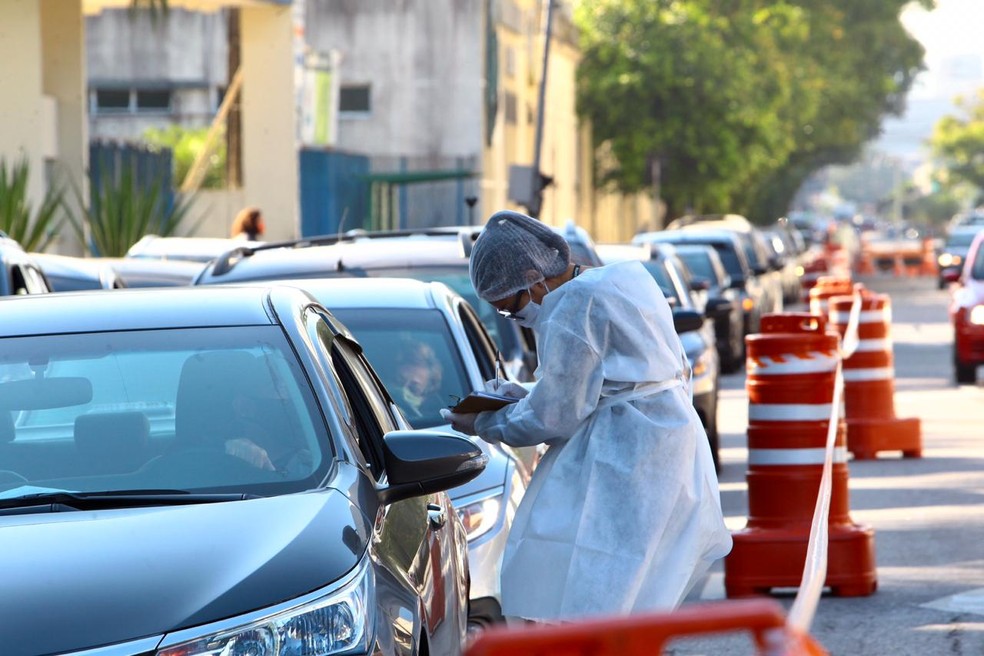 COMBATE A PANDEMIA: Léo Moraes propõe drive- thru de testes para COVID-19 nos bairros da capital