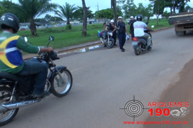 Colisão entre moto e bicicleta na Av. Capitão Silvio deixa trabalhador com fratura exposta