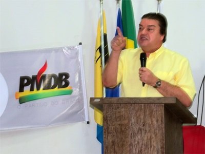 Pimentel não agrega e PMDB começa a perder aliados após convenção
