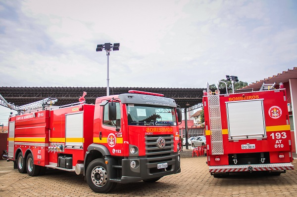 REFORÇO: Corpo de Bombeiros recebe dois caminhões para a frota de combate a incêndio