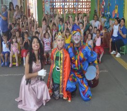 Mais três escolas acolhem projeto de teatro