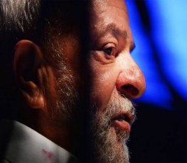 Lula senta no banco dos réus pela primeira vez nesta terça