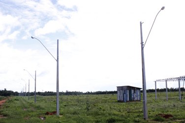 Prefeitura instala iluminação em Parque Industrial