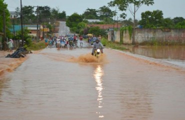 JARU - Chuva forte deixa rastro de destruição e prejuízos a moradores - FOTOS