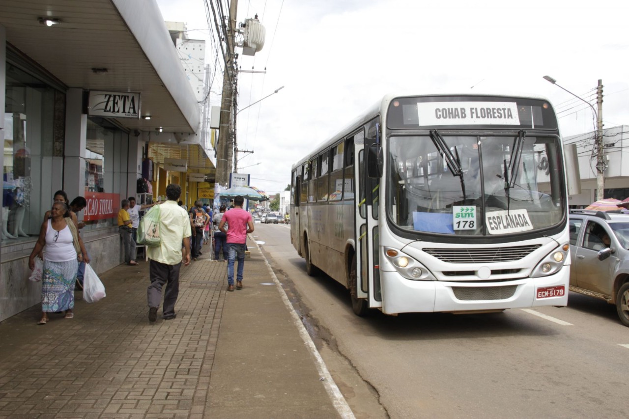 EM CASA: Hildon Chaves suspende cartões do transporte coletivo durante pandemia