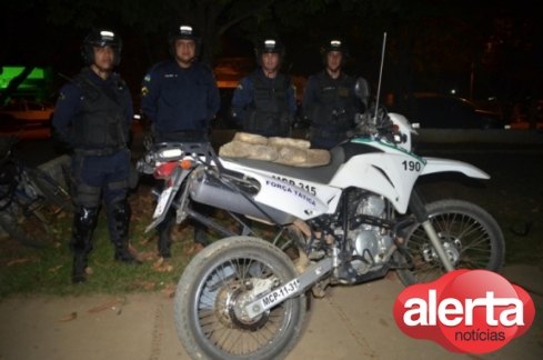 Força Tática aprende quase 6Kg de maconha escondida