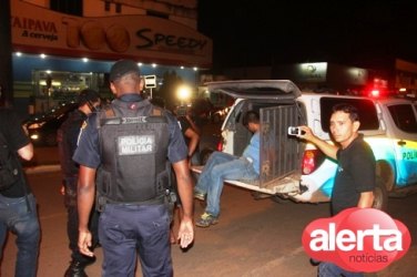 Dupla é presa após roubar farmácia 