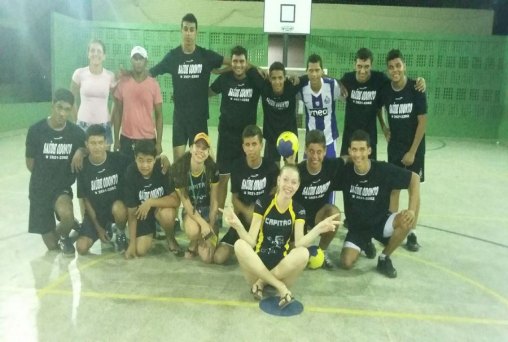 Projeto de handebol de Jaru leva prática esportiva a jovens e adultos