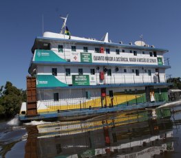 Barco Hospital atende comunidades no rio Guaporé até dia 4 de julho