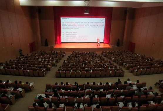 Aulão para Enem reúne estudantes no Palácio das Artes