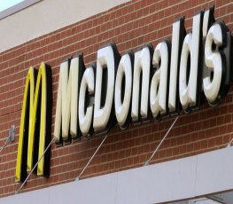 Moradores de rua vão trabalhar no McDonald's