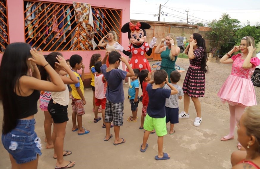 IEDA CHAVES: Deputada leva momento de alegria para crianças em abrigo de Porto Velho