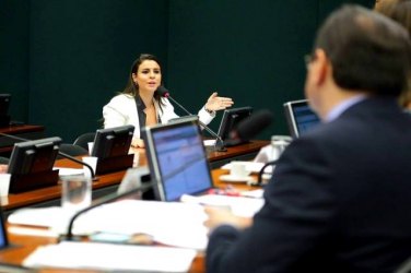 Mariana Carvalho divulga portal que garante a participação popular na CPI  