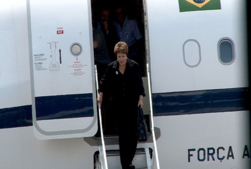 CAIU 100 METROS - Avião de Dilma sofre pane enquanto voava pelo Acre