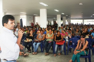 Trabalhadores em educação do município aprovam contraproposta 