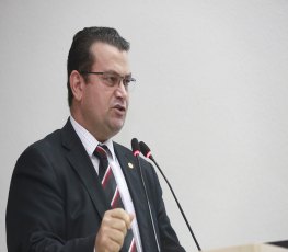 Deputado fala de trabalho da frente parlamentar que atua com povos indígenas