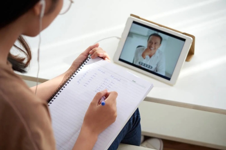 OPORTUNIDADE: Escola em Humaitá contrata professores para gravações de vídeo aula