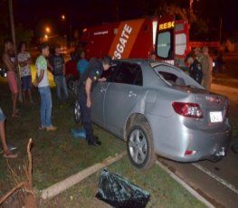 Condutor de Corolla perde controle e capota na BR-364