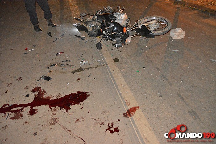 Motociclista morre esmagado por carreta ao realizar ultrapassagem 