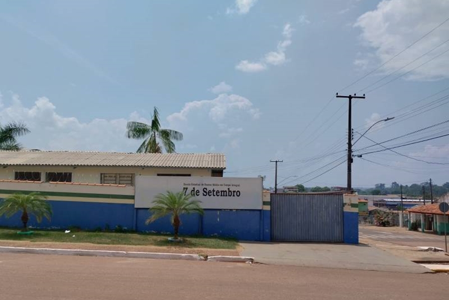 FEIRA DE CIÊNCIAS: Experiência com fogo deixa alunas queimadas em escola