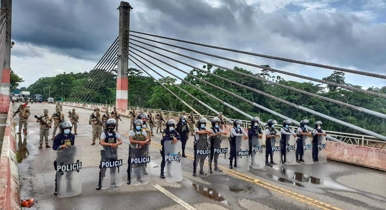 COM BRASIL: Peru fecha ponte na Amazônia para impedir que migrantes cruzem a fronteira