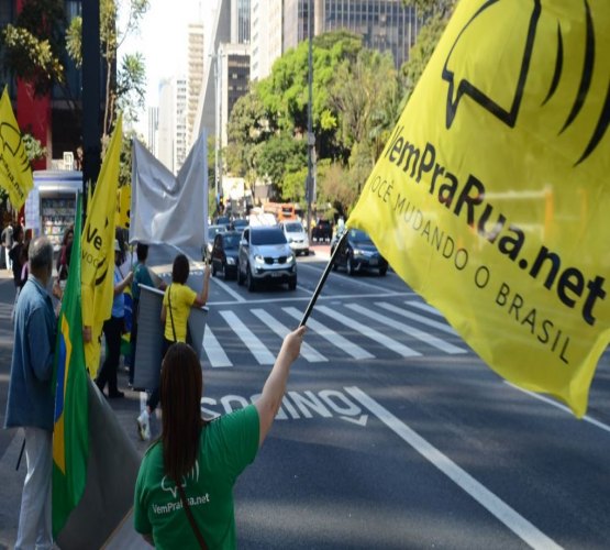 #VEMPRARUA - Atos contra corrupção acontece em 220 cidades