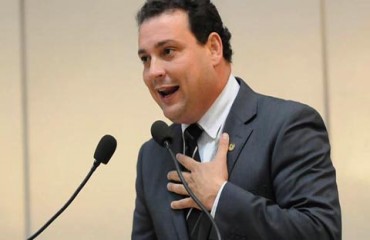 Deputado Kaká não é encontrado pela Justiça para falar sobre apropriação de salário de servidores