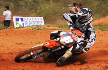 1ª Copa Norte de Motocross - Rodrigo Selhorst dá show de pilotagem e vencem categoria MX2 - Confira fotos