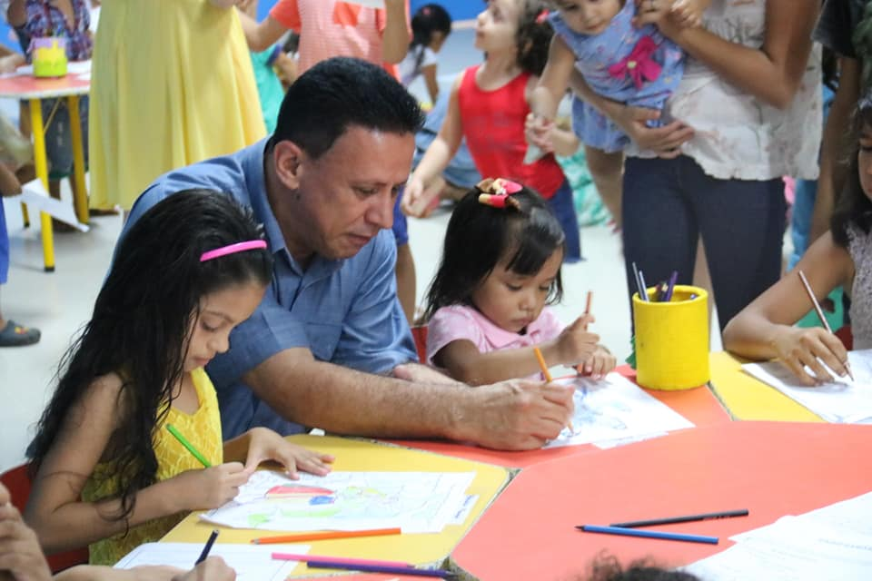 EDUCAÇÃO: Edesio Fernandes participa de inauguração de duas escolas no Orgulho