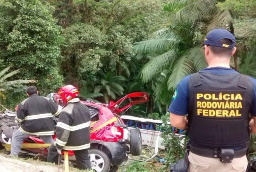 Acidente em Corupá deixa mortos e 20 feridos na BR-280 em SC