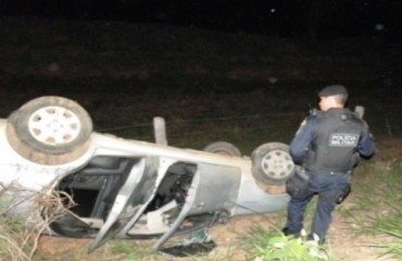 BURITIS - Família escapa ilesa de acidente causado por motoqueiro na BR 421 - Fotos