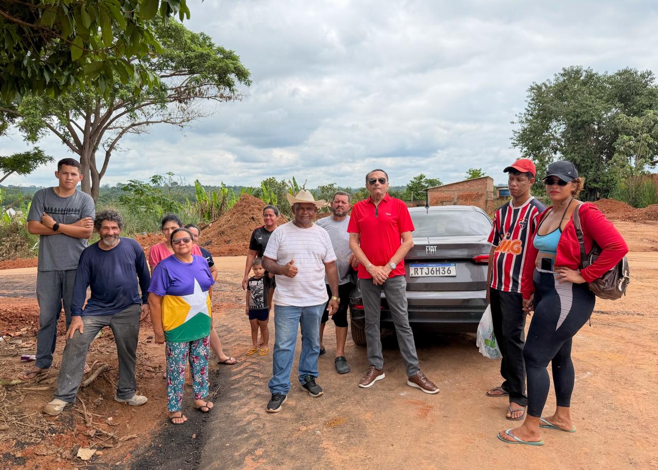 MACÁRIO BARROS: Vereador comemora asfaltamento da Rua Estocolmo, apôs seu pedido