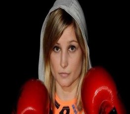 Campeã do mundo de boxe Angelique Duchemin morre aos 26 anos