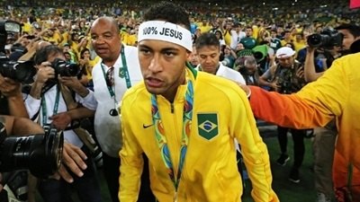 Após ouro, Neymar discute e xinga torcedores no Maracanã; veja

