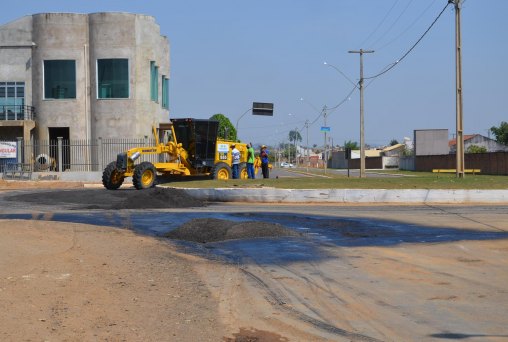 Prefeitura recupera asfalto da Rotatória das Avenidas Machadinho e JK