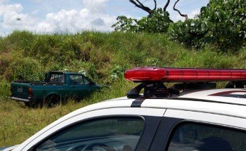 OURO PRETO DO OESTE - Veículo furtado é encontrado abandonado em matagal 