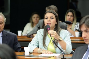 Mariana Carvalho luta por recursos do BNDES para a região