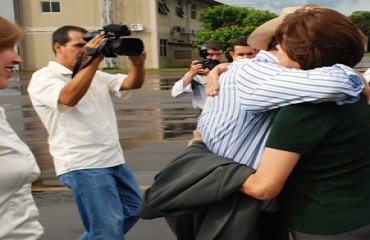 Governador Ivo Cassol recebe Dilma Roussef em Porto Velho e acompanha ministra em visita a usina de Santo Antônio