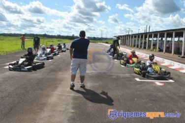 AUCA promove corrida de kart solidária entre empresas e colaboradores