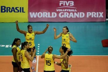 Seleção feminina estreia com vitória no Grand Prix de Vôlei