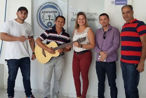 Assfapom oferece curso livre de música violão e guitarra