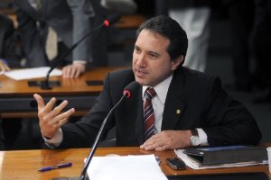 DONADON - Condenado a 13 anos deputado pode estar em liberdade em 4