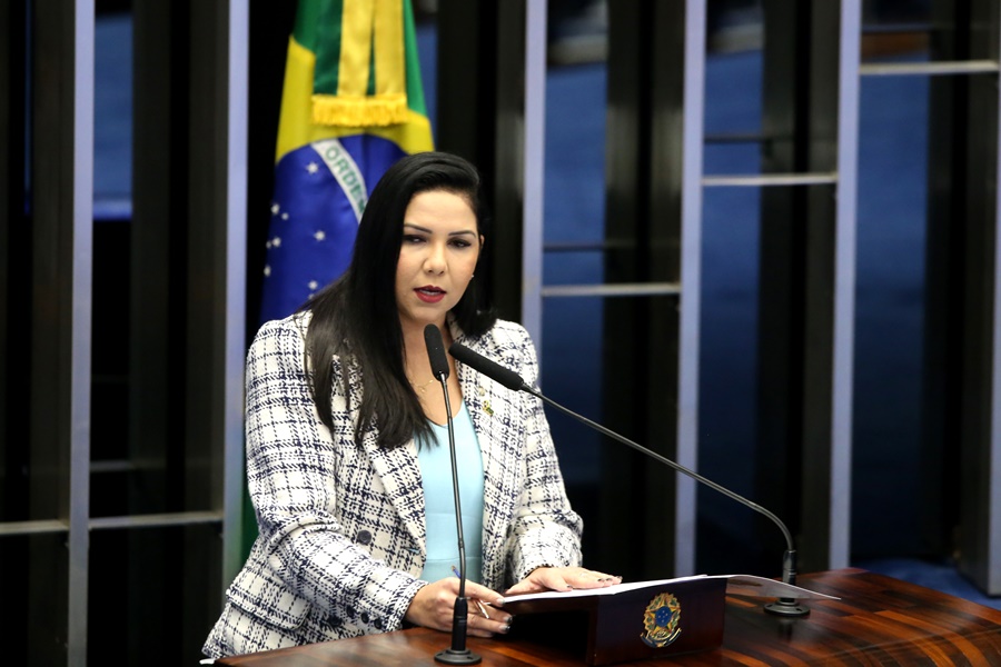 CRISTIANE LOPES: Deputada protocola emenda à MP do Programa Mais Médicos