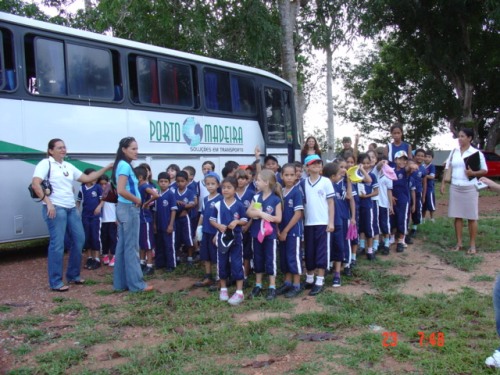 Alunos do Marcelo Cândia visitam o Batalhão de Polícia Ambiental