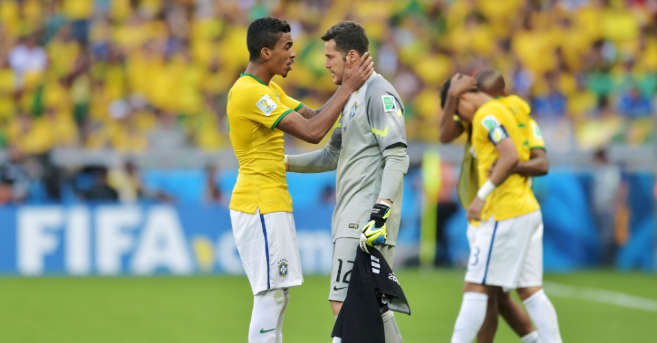 Jogadores alemães admitem que se emocionaram ao ver torcida chorando após 7 a 1