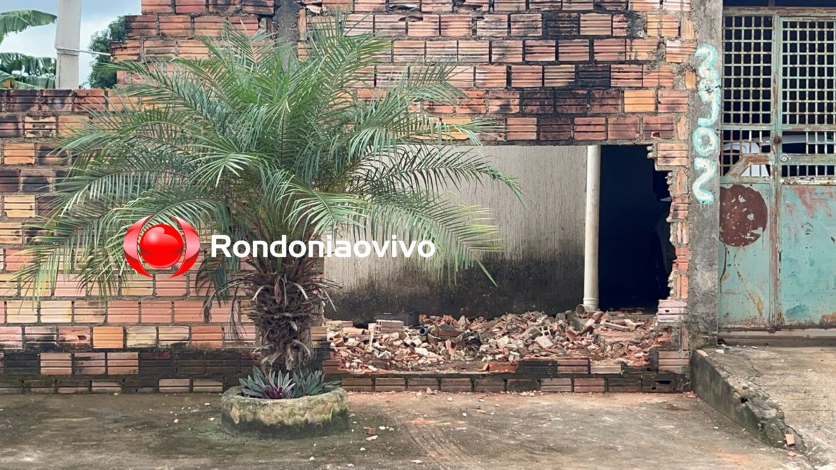 URGENTE: Motorista embriagado derruba muro, bate em carro na fuga e deixa homem ferido 